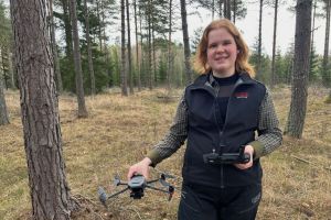 Möt Elin – Planläggaren som kombinerar teknikintresset med skogsstudier