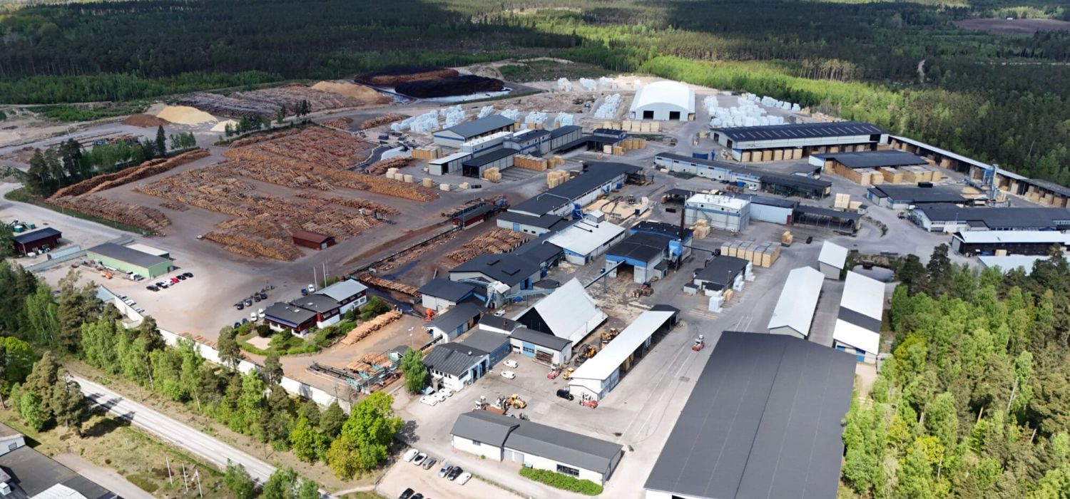 Drönarbild över anläggningen hos JGA i Linneryd