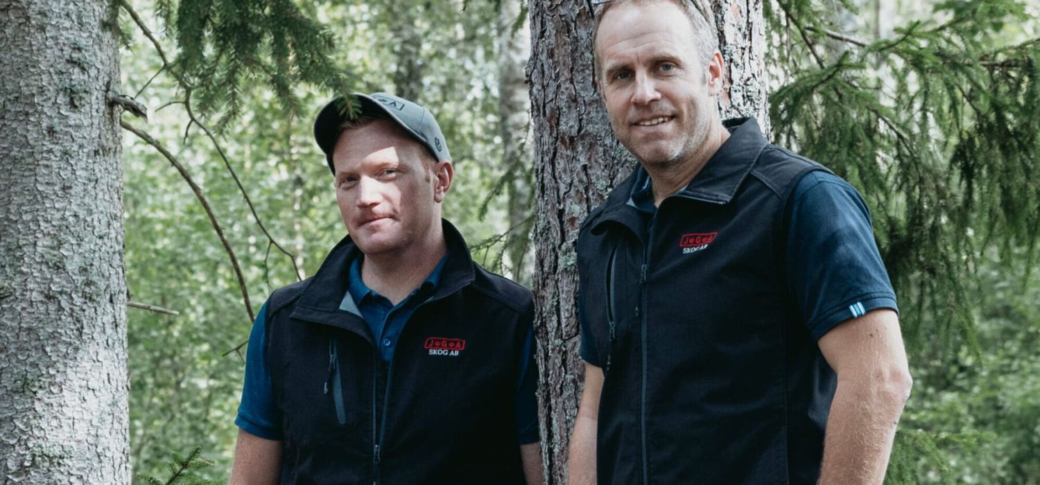 Virkesinköpare i skogen